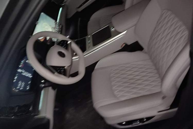 Used BYD Han 2025 Model EV Intelligent Driving Edition 635KM Flagship Left Front Seat