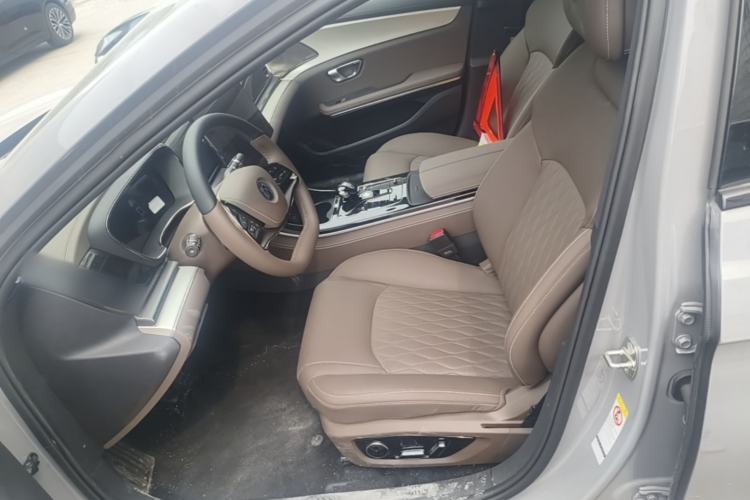 Used BYD Han 2025 DM-i Smart Drive 125KM Prestige Model Left Front Seat