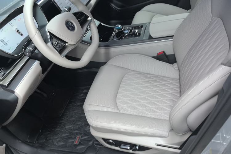 Used BYD Han 2025 DM-i Intelligent Driving Edition 125KM LiDAR Flagship Model Left Front Seat