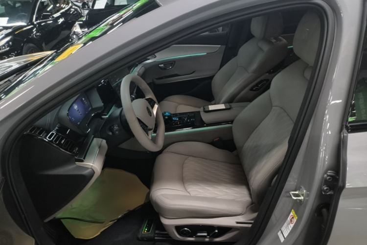 Used BYD Han 2025 DM-i Smart Drive 125KM Elite Model Left Front Seat