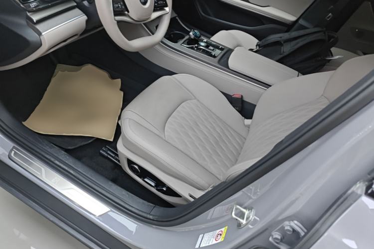 Used BYD Han 2025 EV with 701 km of Laser Radar-Enabled Intelligent Driving Left Front Seat