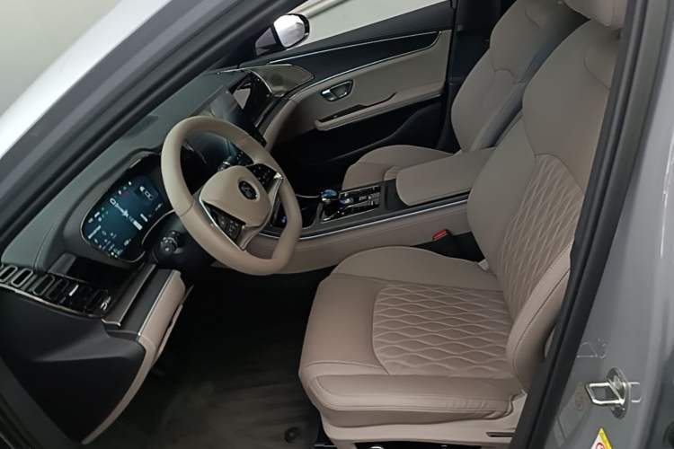 Used BYD Han 2025 DM-i Intelligent Driving Edition 125KM LiDAR Flagship Model Left Front Seat