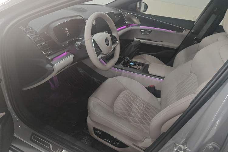 Used BYD Han 2025 DM-i Intelligent Driving Edition 125KM LiDAR Flagship Model Left Front Seat