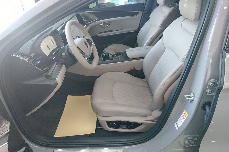 Used BYD Han 2025 EV Intelligent Driving Edition 701KM LiDAR Flagship Model Left Front Seat