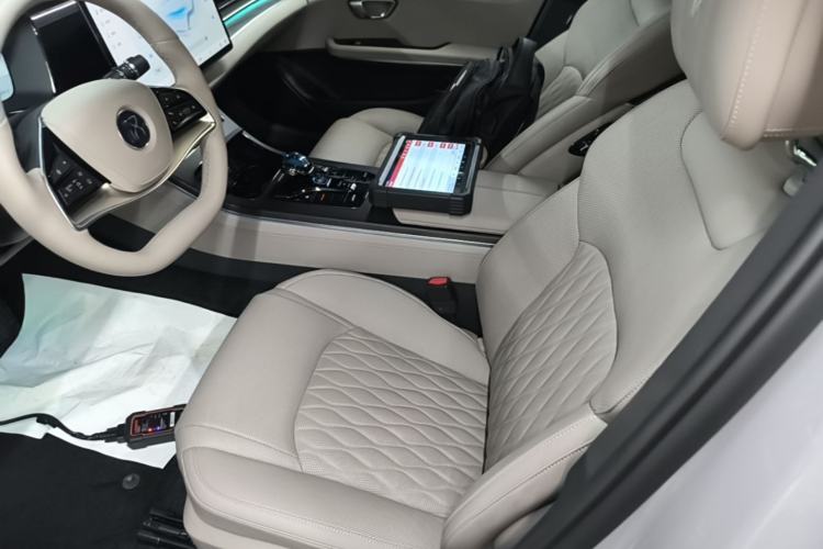 Used BYD Han 2025 DM-i Intelligent Driving Edition 125KM LiDAR Flagship Model Left Front Seat