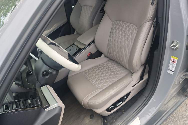 Used BYD Han 2025 DM-i 125KM Prestige Model Left Front Seat