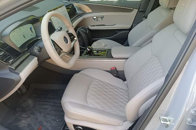 Used BYD Han 2025 DM-i Intelligent Driving Edition 125KM LiDAR Flagship Model Left Front Seat
