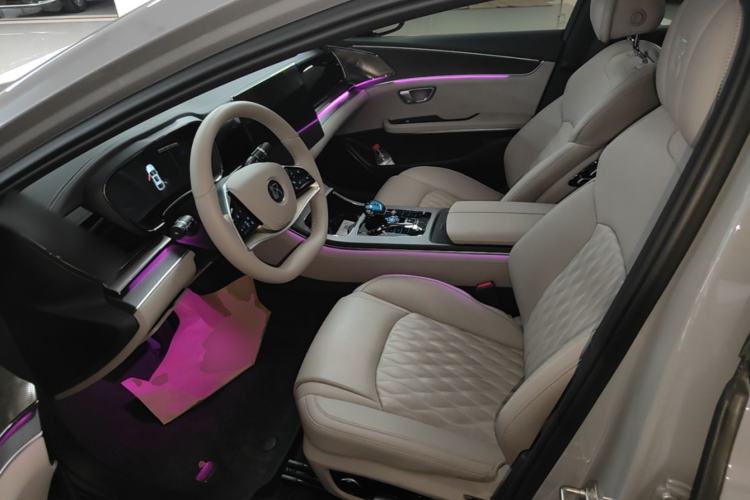 Used BYD Han 2025 DM-i 125KM LiDAR-Powered Intelligent Driving Model Left Front Seat