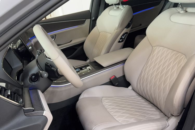 Used BYD Han 2025 DM-i Intelligent Driving Edition 125KM LiDAR Flagship Model Left Front Seat
