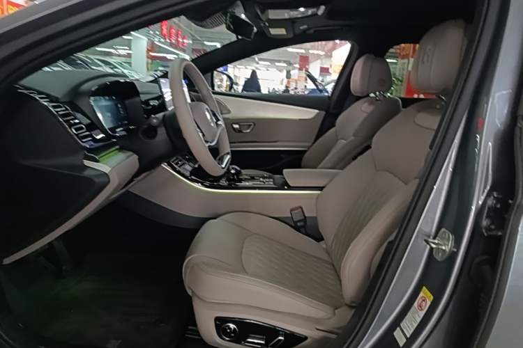 Used BYD Han 2025 DM-i 125KM Prestige Model Left Front Seat