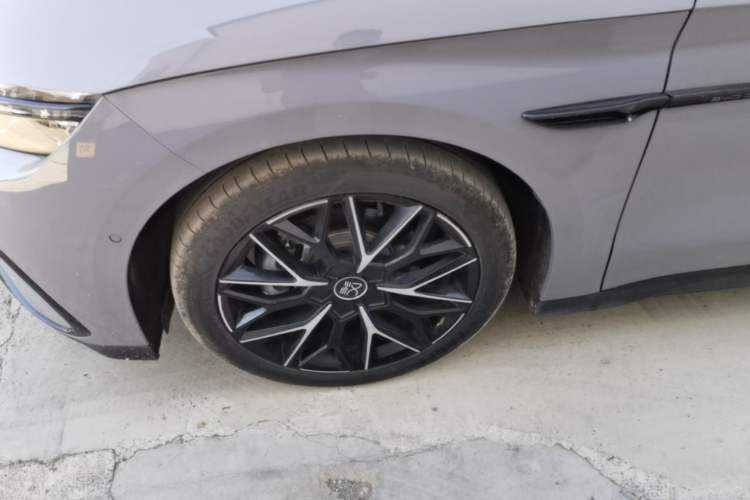Used BYD Han 2025 DM-i Intelligent Driving Edition 125KM Prestige Model Left Front Wheel Hub
