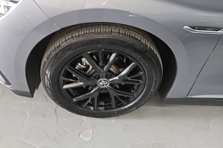 Used BYD Han 2025 DM-i 125KM Elite Model Left Front Wheel Hub
