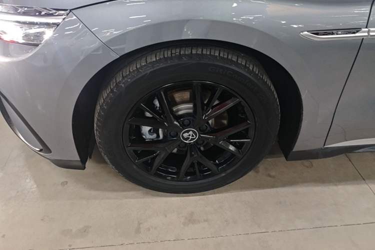 Used BYD Han 2025 DM-i 125KM Elite Model Left Front Wheel Hub