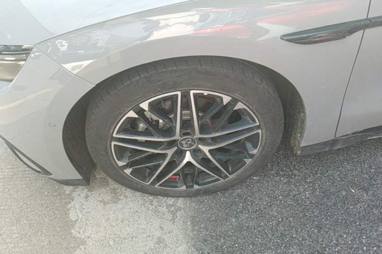 Used BYD Han 2025 EV Intelligent Driving Edition 605KM Prestige Model Left Front Wheel Hub