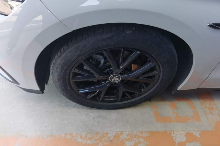 Used BYD Han 2025 DM-i 125KM Elite Model Left Front Wheel Hub