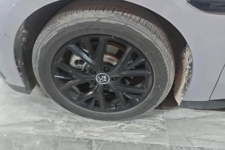 Used BYD Han 2025 DM-i Smart Drive 125KM Elite Model Left Front Wheel Hub