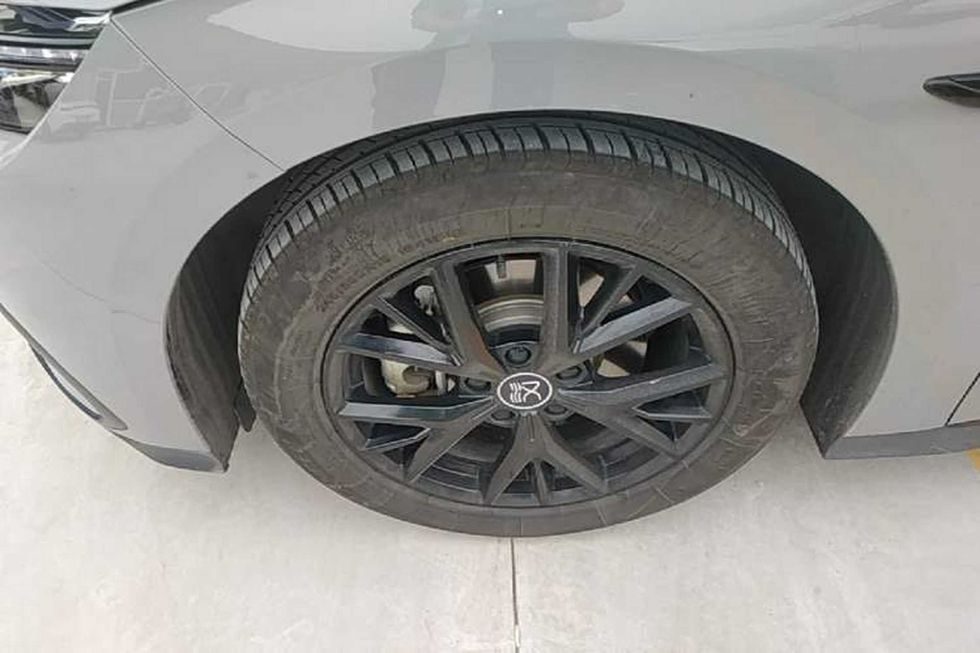 Used BYD Han 2025 DM-i 125KM Elite Model Left Front Wheel Hub