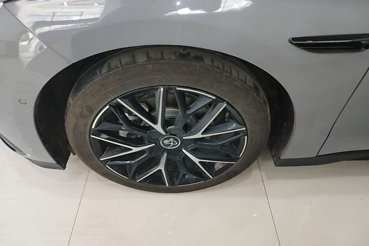 Used BYD Han 2025 DM-i Intelligent Driving Edition 125KM Prestige Model Left Front Wheel Hub