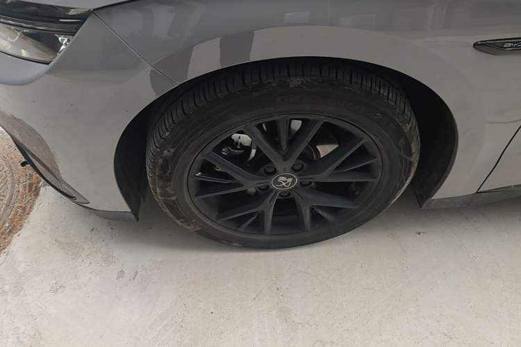 Used BYD Han 2025 DM-i 125KM Elite Model Left Front Wheel Hub