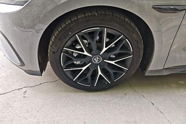 Used BYD Han 2025 DM-i Intelligent Driving Edition 125KM LiDAR Flagship Model Left Front Wheel Hub