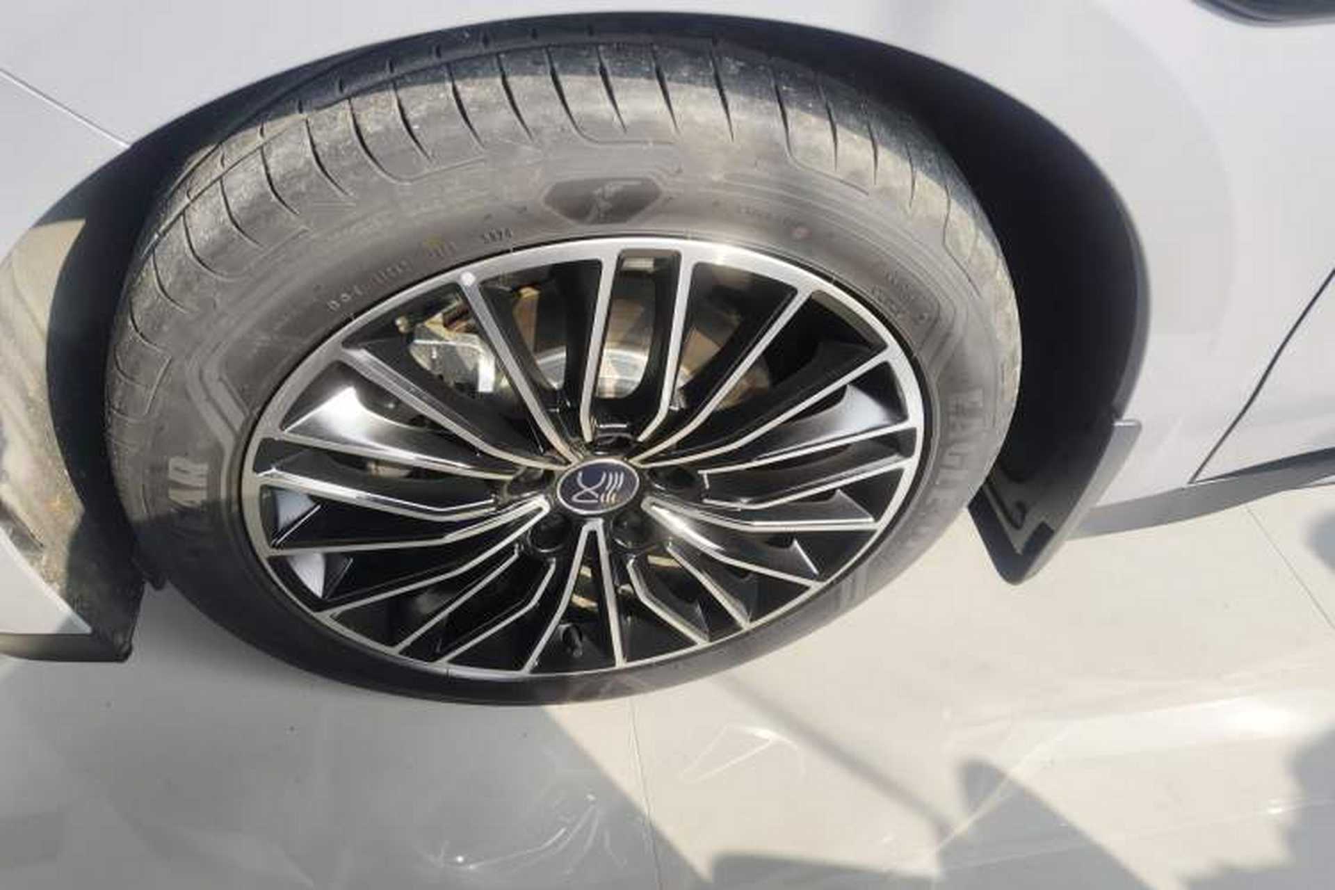 Used BYD Han 2025 DM-i Intelligent Driving Edition 125KM LiDAR Flagship Model Left Front Wheel Hub