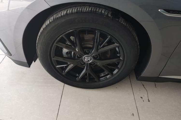 Used BYD Han 2025 DM-i 125KM Elite Model Left Front Wheel Hub