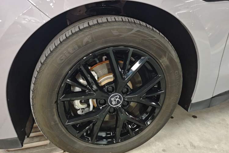 Used BYD Han 2025 DM-i 125KM Elite Model Left Front Wheel Hub