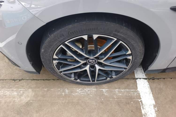 Used BYD Han 2025 EV 605KM Prestige Model Left Front Wheel Hub
