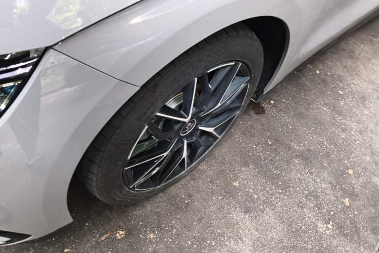 Used BYD Han 2025 DM-i 125KM Prestige Model Left Front Wheel Hub