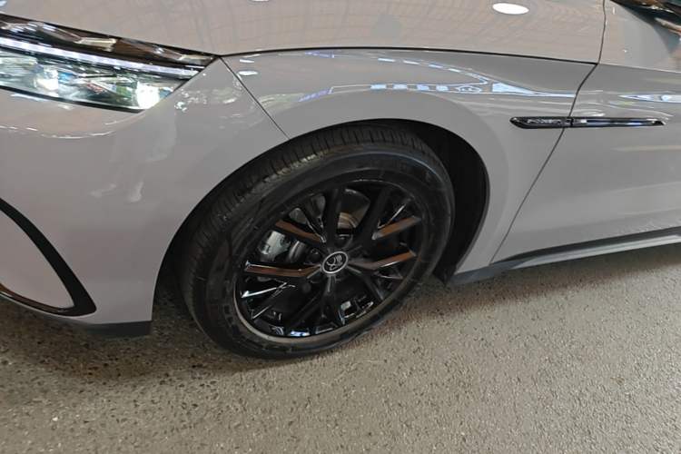 Used BYD Han 2025 DM-i 125KM Elite Model Left Front Wheel Hub