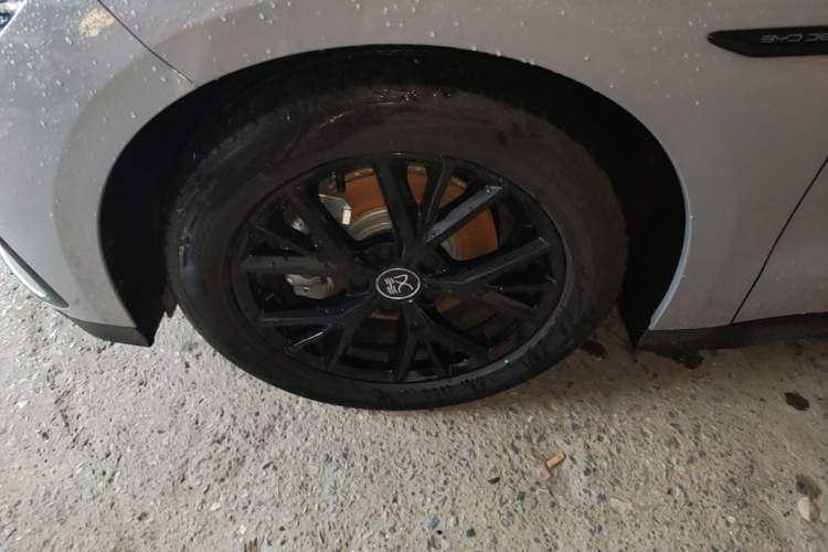 Used BYD Han 2025 DM-i 125KM Elite Model Left Front Wheel Hub