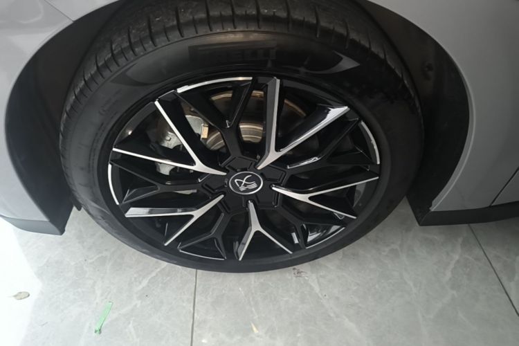 Used BYD Han 2025 DM-i 125KM LiDAR-Powered Intelligent Driving Model Left Front Wheel Hub
