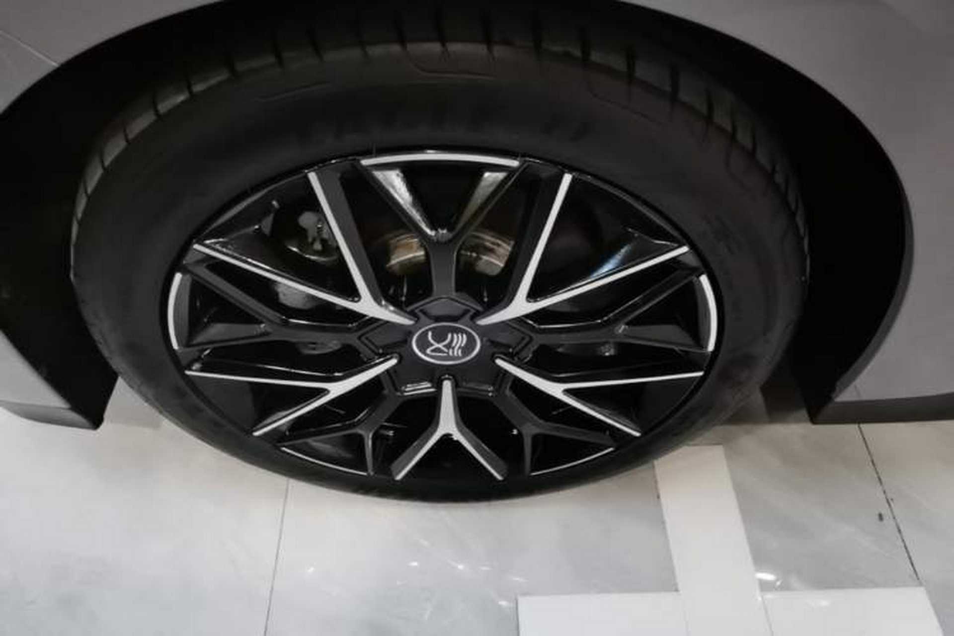 Used BYD Han 2025 DM-i 125KM Prestige Model Left Front Wheel Hub