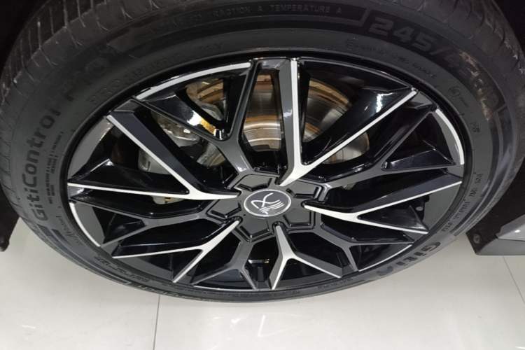 Used BYD Han 2025 EV Intelligent Driving Version 506KM Prestige Model Left Front Wheel Hub
