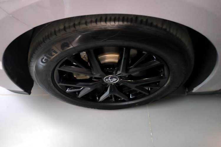Used BYD Han 2025 DM-i 125KM Elite Model Left Front Wheel Hub