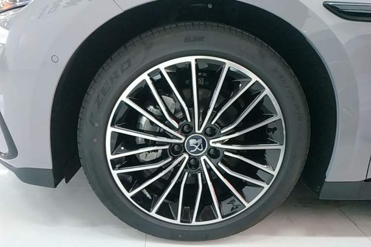 Used BYD Han 2025 DM-i Intelligent Driving Edition 125KM LiDAR Flagship Model Left Front Wheel Hub