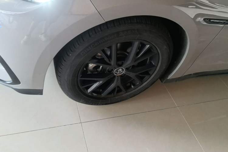 Used BYD Han 2025 DM-i 125KM Elite Model Left Front Wheel Hub