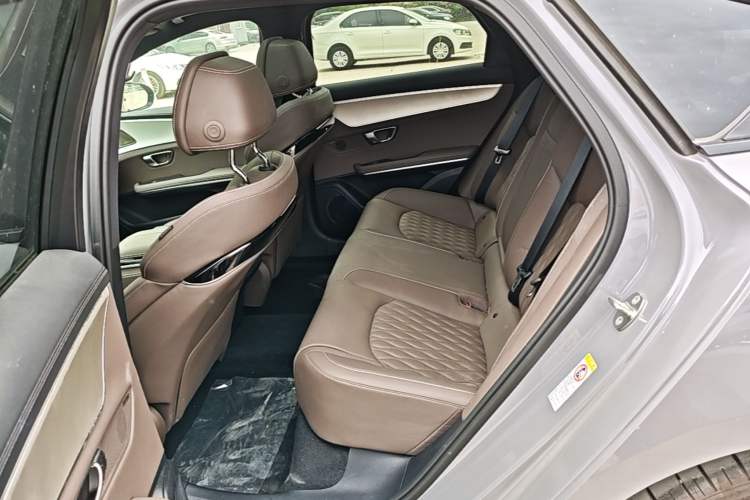 Used BYD Han 2025 DM-i 125KM LiDAR-Powered Intelligent Driving Model Left Rear Seat