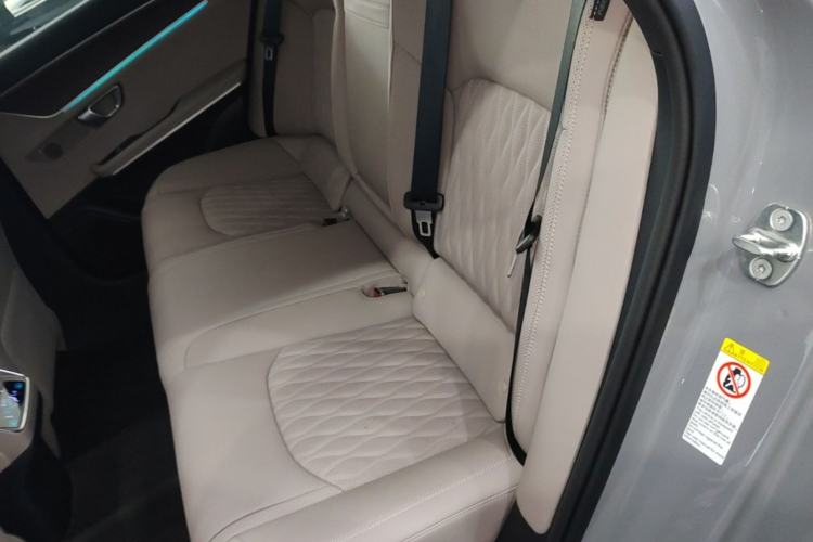 Used BYD Han 2025 DM-i 125KM LiDAR-Powered Intelligent Driving Model Left Rear Seat