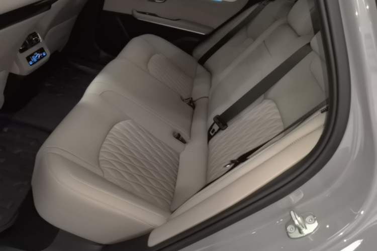 Used BYD Han 2025 Model EV Intelligent Driving Edition 635KM Flagship Left Rear Seat