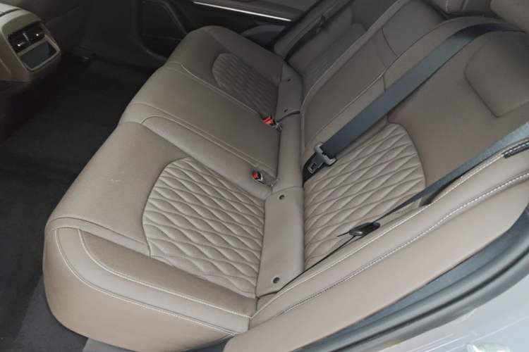 Used BYD Han 2025 DM-i 125KM Elite Model Left Rear Seat