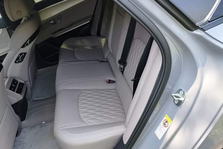 Used BYD Han 2025 DM-i 125KM Elite Model Left Rear Seat