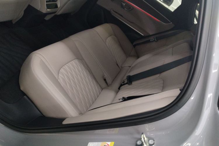 Used BYD Han 2025 DM-i 125KM LiDAR-Powered Intelligent Driving Model Left Rear Seat