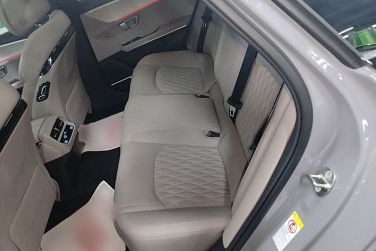 Used BYD Han 2025 DM-i Smart Drive 125KM Elite Model Left Rear Seat