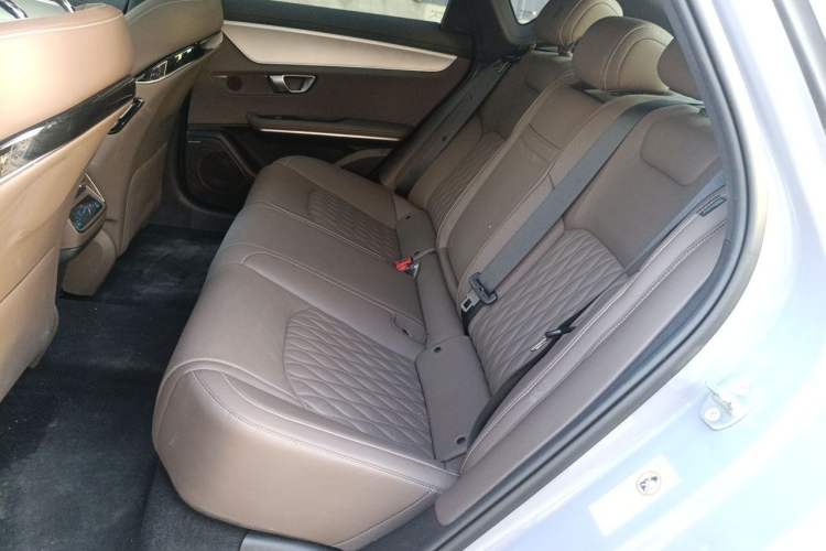 Used BYD Han 2025 DM-i Intelligent Driving Edition 125KM Prestige Model Left Rear Seat