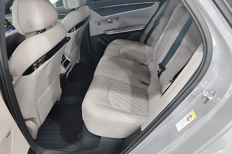 Used BYD Han 2025 DM-i Intelligent Driving Edition 125KM LiDAR Flagship Model Left Rear Seat