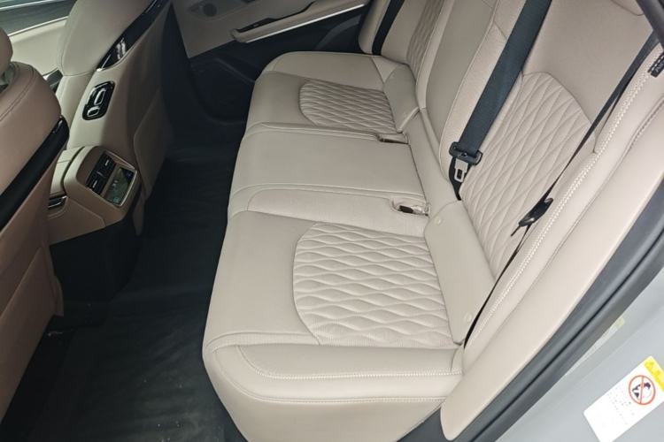 Used BYD Han 2025 EV with 701 km of Laser Radar-Enabled Intelligent Driving Left Rear Seat