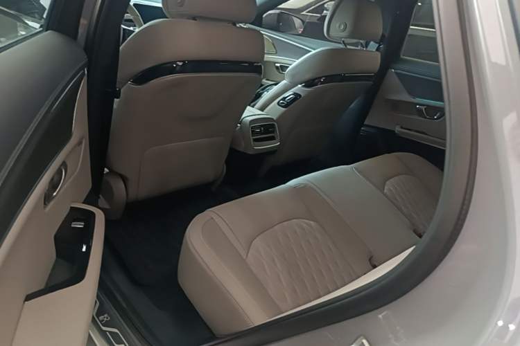 Used BYD Han 2025 DM-i 125KM LiDAR-Powered Intelligent Driving Model Left Rear Seat