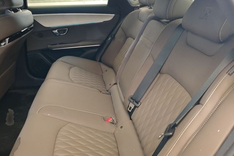 Used BYD Han 2025 DM-i Intelligent Driving Edition 125KM Prestige Model Left Rear Seat