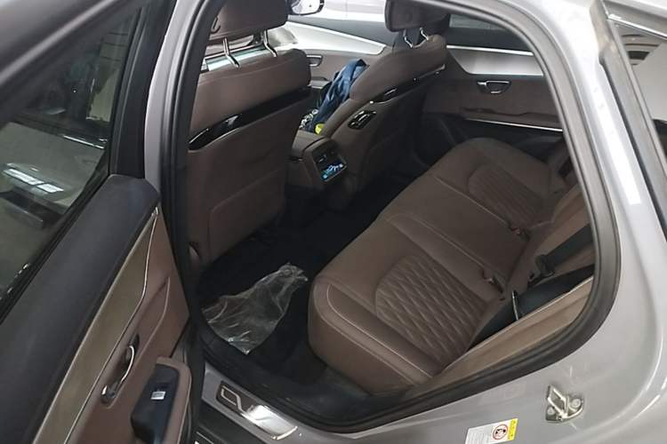 Used BYD Han 2025 DM-i Intelligent Driving Edition 125KM Prestige Model Left Rear Seat